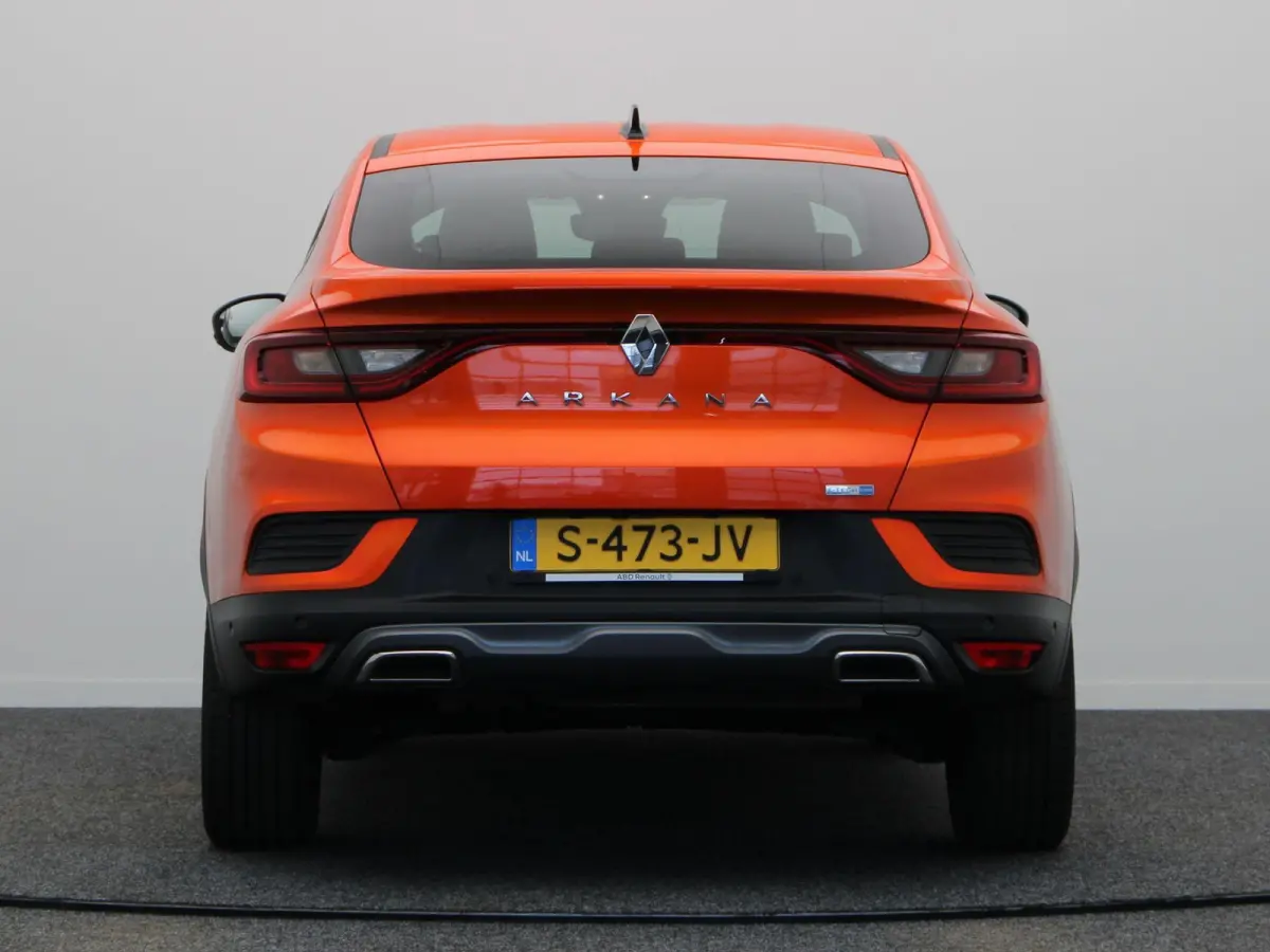 1.6 E-Tech Hybrid 145 R.S. Line | Stoel en stuur verwarming | Climate Control | Navigatie | Lederen bekleding | Elektrisch verstelbare stoel | Apple carplay/Andoid auto |