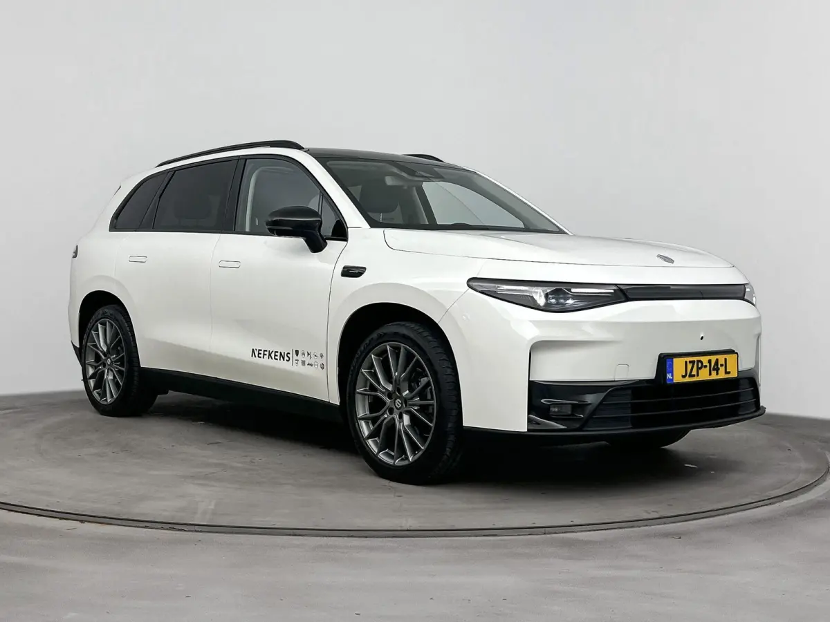 Design 69.9 kWh | 1500KG Trekgewicht | Demo | Navigatie | Camera | Stoel / Stuur Verwarming | Panoramadak