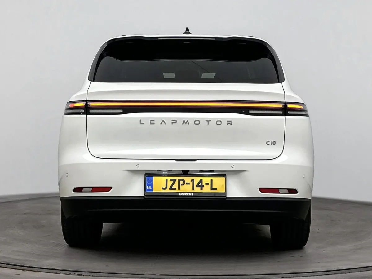 Design 69.9 kWh | 1500KG Trekgewicht | Demo | Navigatie | Camera | Stoel / Stuur Verwarming | Panoramadak