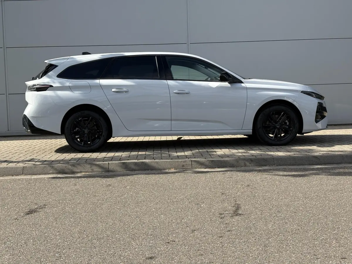 1.2 Hybrid 145 e-DCS6 Business | 360 Camera | Cruise Control | Apple Carplay/Android Auto