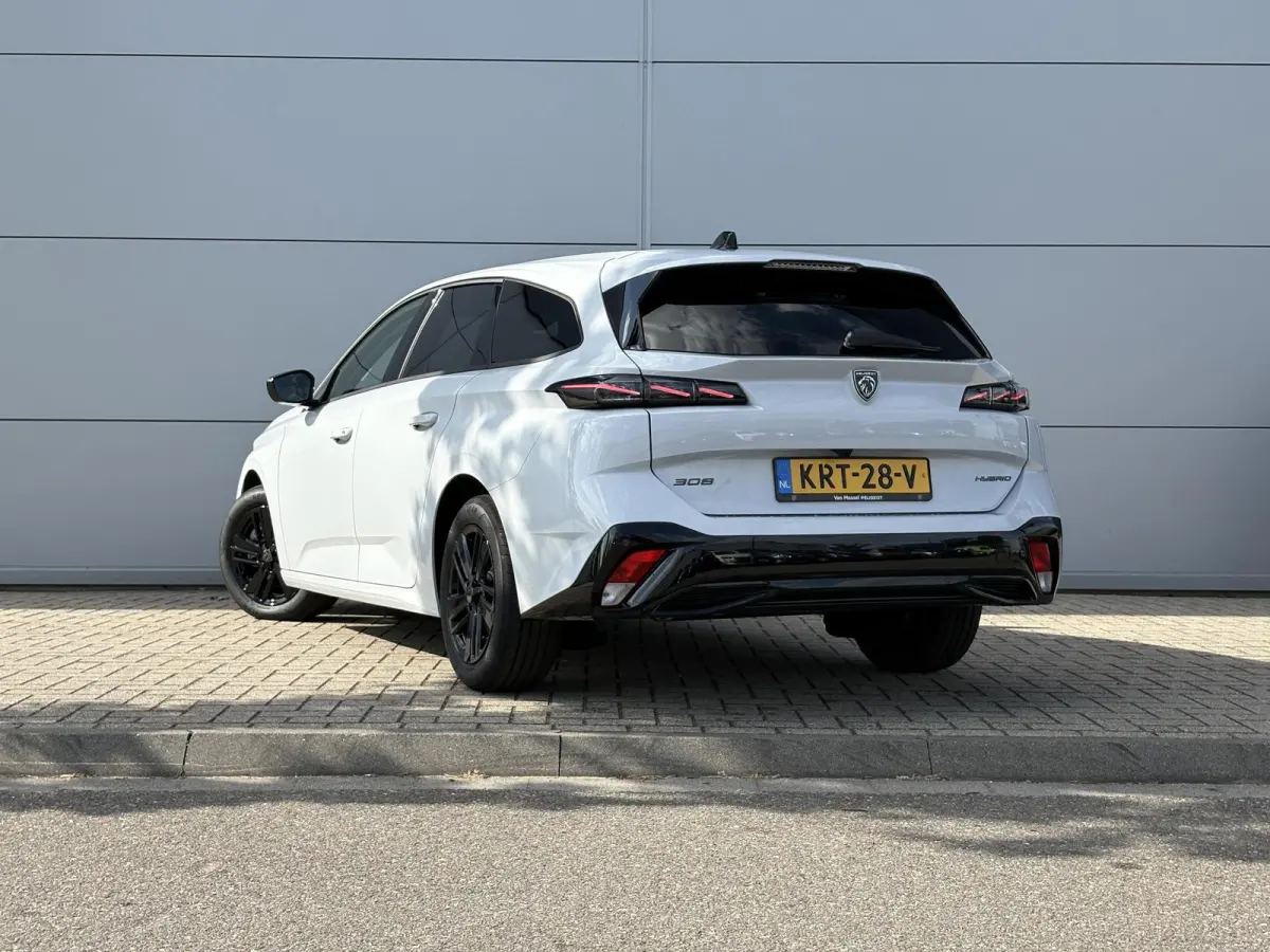 1.2 Hybrid 145 e-DCS6 Business | 360 Camera | Cruise Control | Apple Carplay/Android Auto