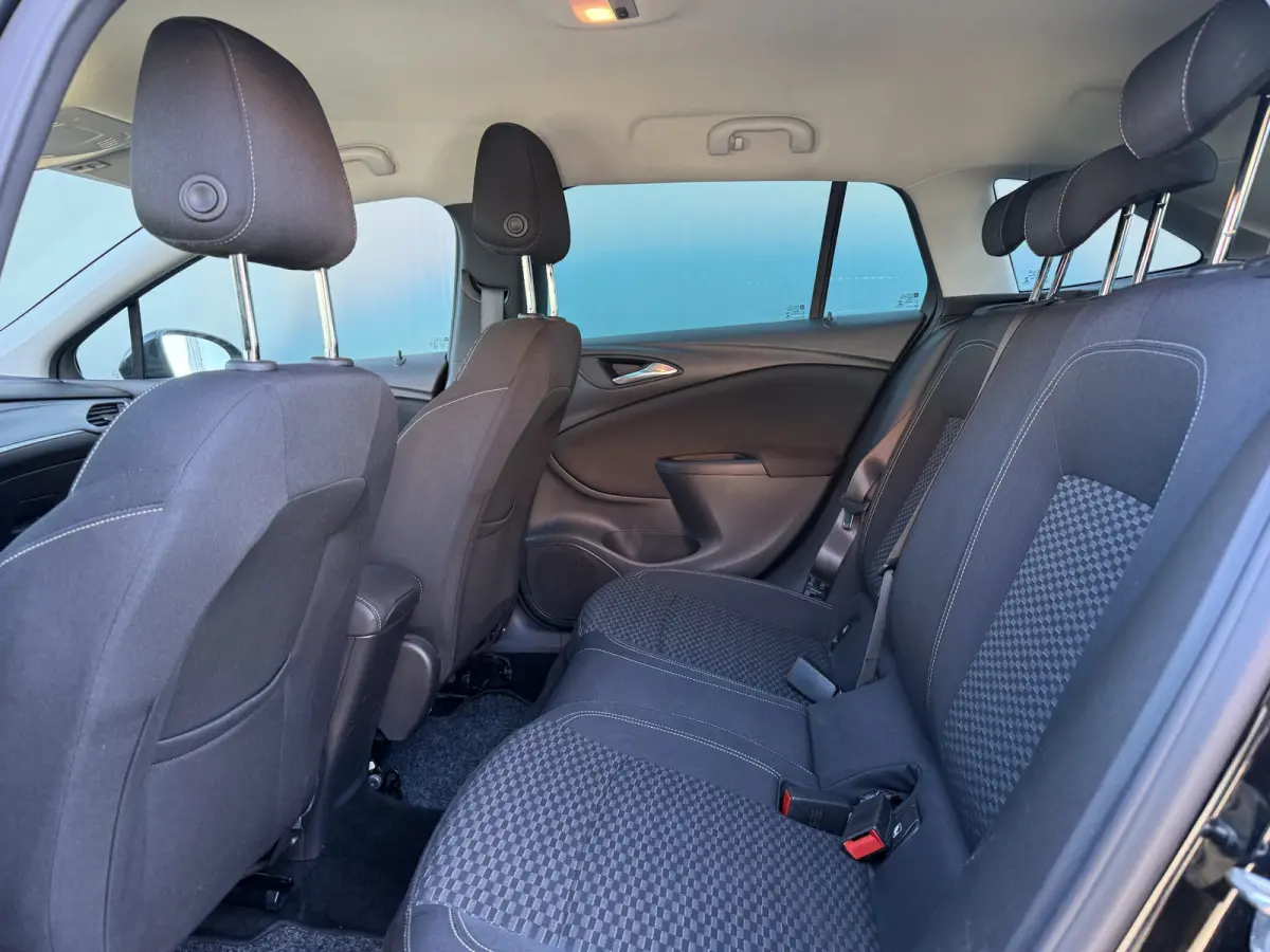 BWJ 2018 1.6 CDTI 111 PK Business+ STOELVERW. | STUURVERW. | CAMERA | NAVI | CLIMA | CRUISE | CARPLAY + ANDROID | LMV | PDC