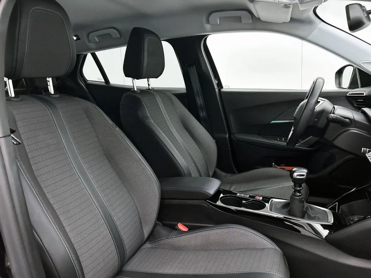 1.2 100pk Allure | Trekhaak | Apple Carplay/Android Auto | LMV 17" | Cruise Control | Climate Conrol | Parkeersensoren achter