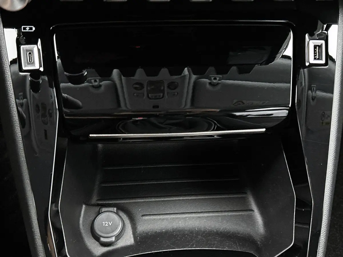 1.2 100pk Allure | Trekhaak | Apple Carplay/Android Auto | LMV 17" | Cruise Control | Climate Conrol | Parkeersensoren achter