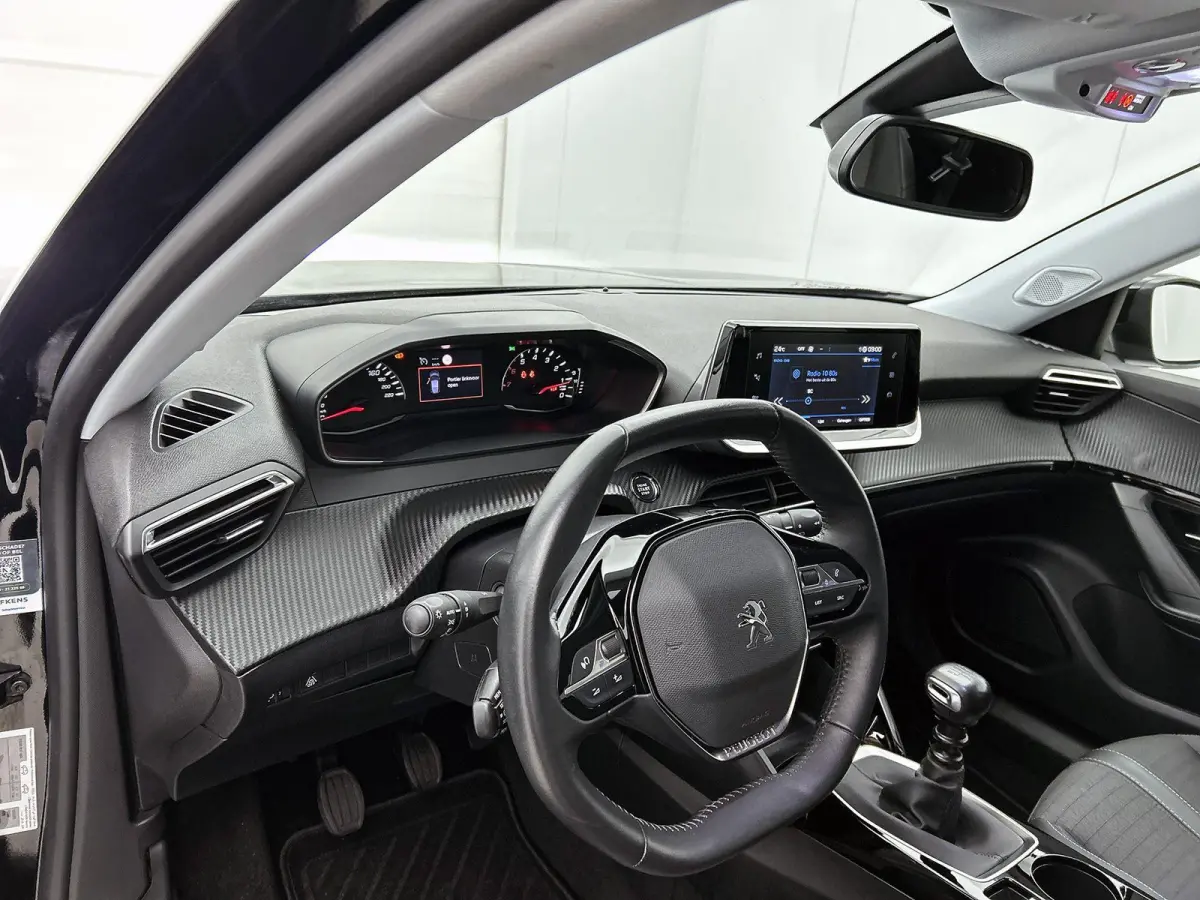 1.2 100pk Allure | Trekhaak | Apple Carplay/Android Auto | LMV 17" | Cruise Control | Climate Conrol | Parkeersensoren achter