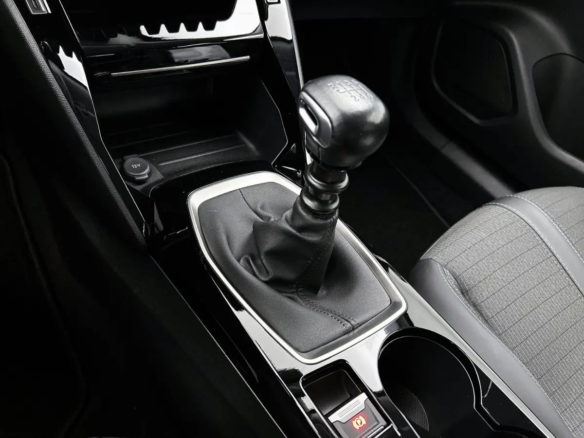1.2 100pk Allure | Trekhaak | Apple Carplay/Android Auto | LMV 17" | Cruise Control | Climate Conrol | Parkeersensoren achter