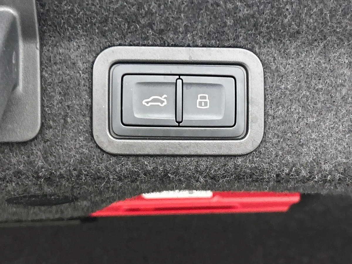 50 TFSI e quattro S edition Competition 299 PK | Automaat | Navigatie | 360 Camera | Panoramadak | Adaptive Cruise Control | Climate Control | Stoelverwarming | Parkeersensoren | Virtual Coc