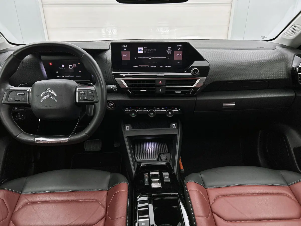 1.2 130pk Automaat Shine | Automaat | Lederen bekleding | Panoramadak | Schuifdak | Camera | Parkeersensoren | DAB | Navigatie | Apple carplay | Android auto | LED | Adaptive cruise control 