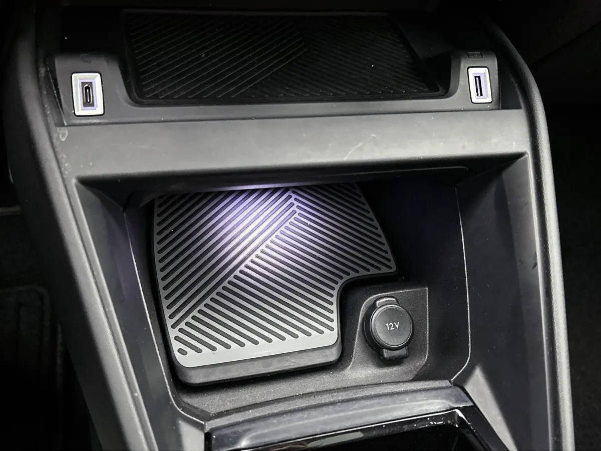 1.2 130pk Automaat Shine | Automaat | Lederen bekleding | Panoramadak | Schuifdak | Camera | Parkeersensoren | DAB | Navigatie | Apple carplay | Android auto | LED | Adaptive cruise control 
