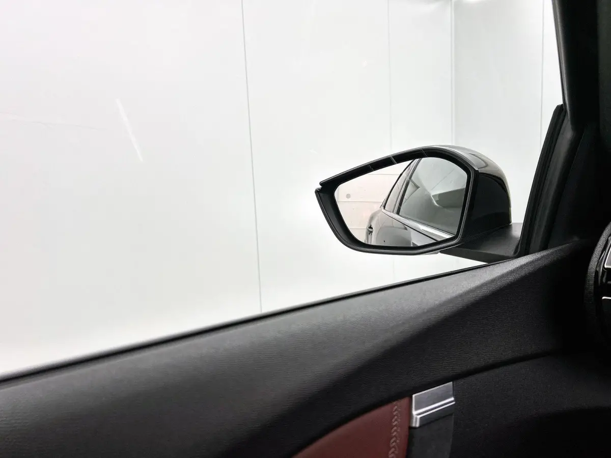 1.2 130pk Automaat Shine | Automaat | Lederen bekleding | Panoramadak | Schuifdak | Camera | Parkeersensoren | DAB | Navigatie | Apple carplay | Android auto | LED | Adaptive cruise control 