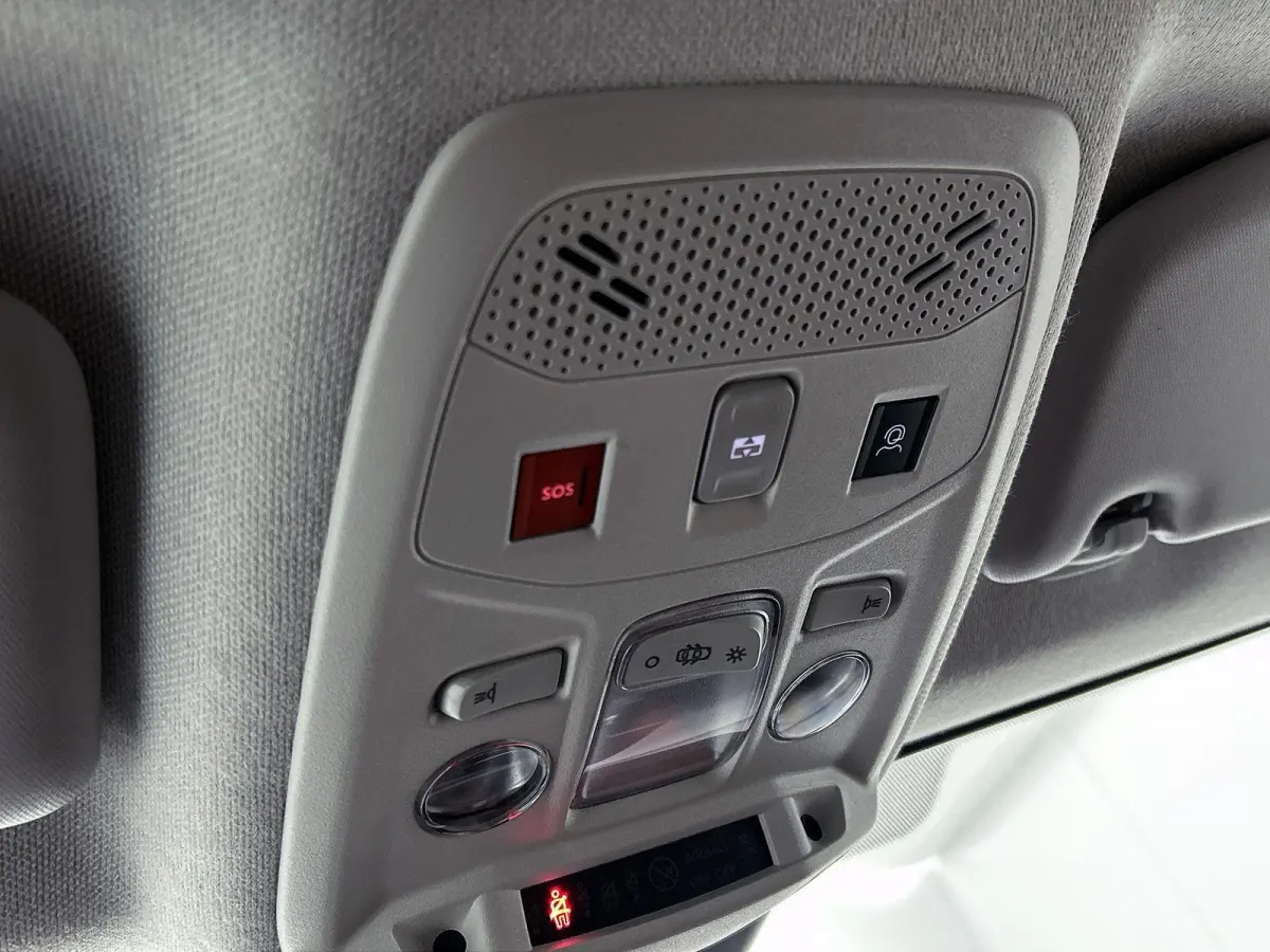 1.2 130pk Automaat Shine | Automaat | Lederen bekleding | Panoramadak | Schuifdak | Camera | Parkeersensoren | DAB | Navigatie | Apple carplay | Android auto | LED | Adaptive cruise control 