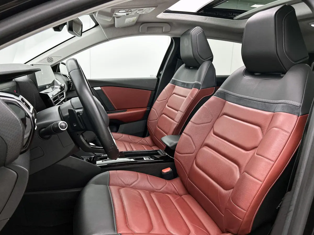 1.2 130pk Automaat Shine | Automaat | Lederen bekleding | Panoramadak | Schuifdak | Camera | Parkeersensoren | DAB | Navigatie | Apple carplay | Android auto | LED | Adaptive cruise control 