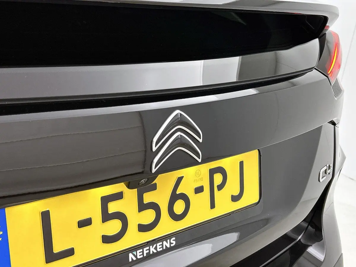 1.2 130pk Automaat Shine | Automaat | Lederen bekleding | Panoramadak | Schuifdak | Camera | Parkeersensoren | DAB | Navigatie | Apple carplay | Android auto | LED | Adaptive cruise control 