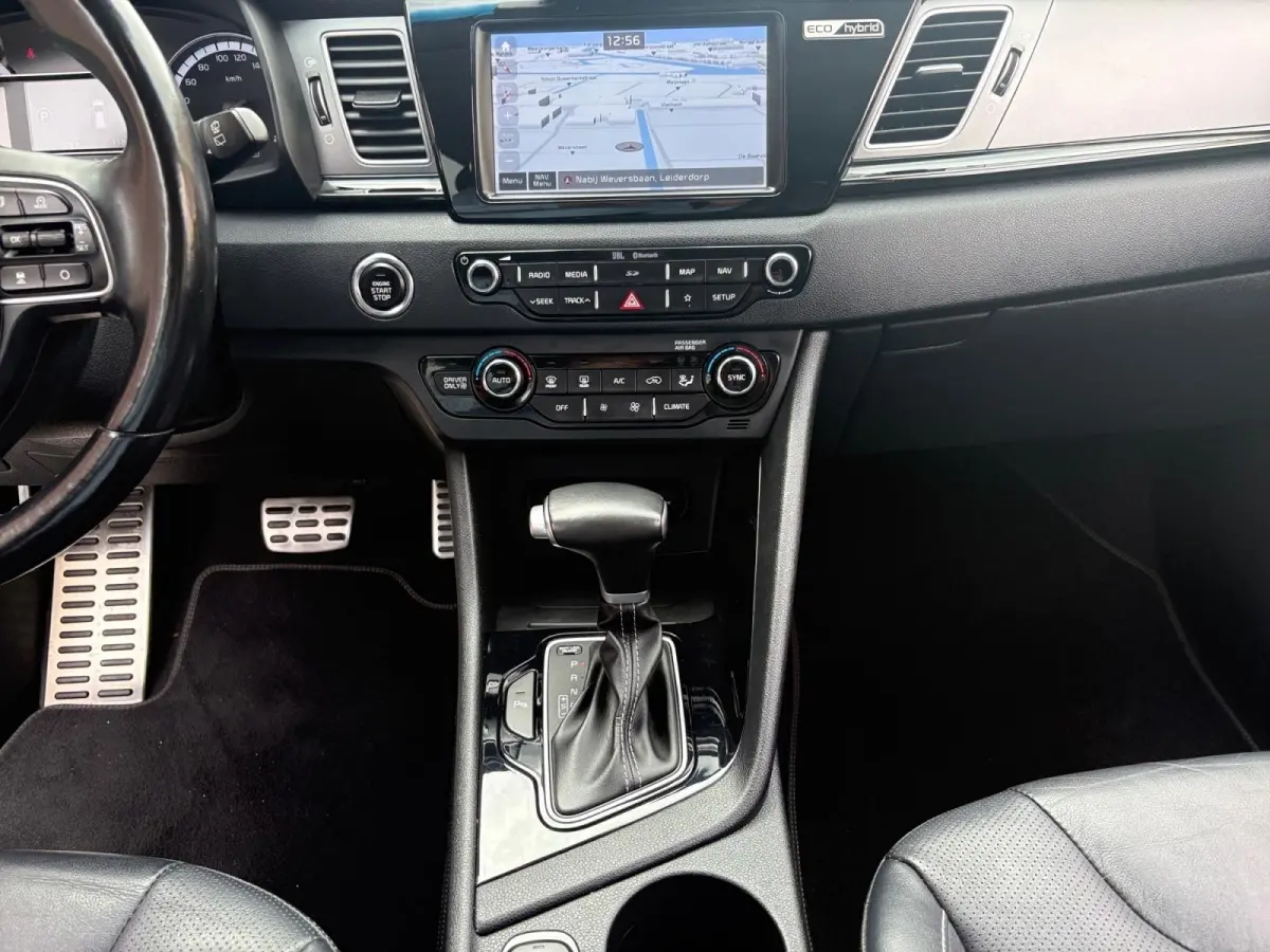 1.6 GDi Hybrid ExecutiveLine | Trekhaak | Stoel verwarming en koeling | Lederen bekleding | Navigatie | Dodehoek detectie | Apple Carplay / Android Auto | Verbruik 1 op 20!