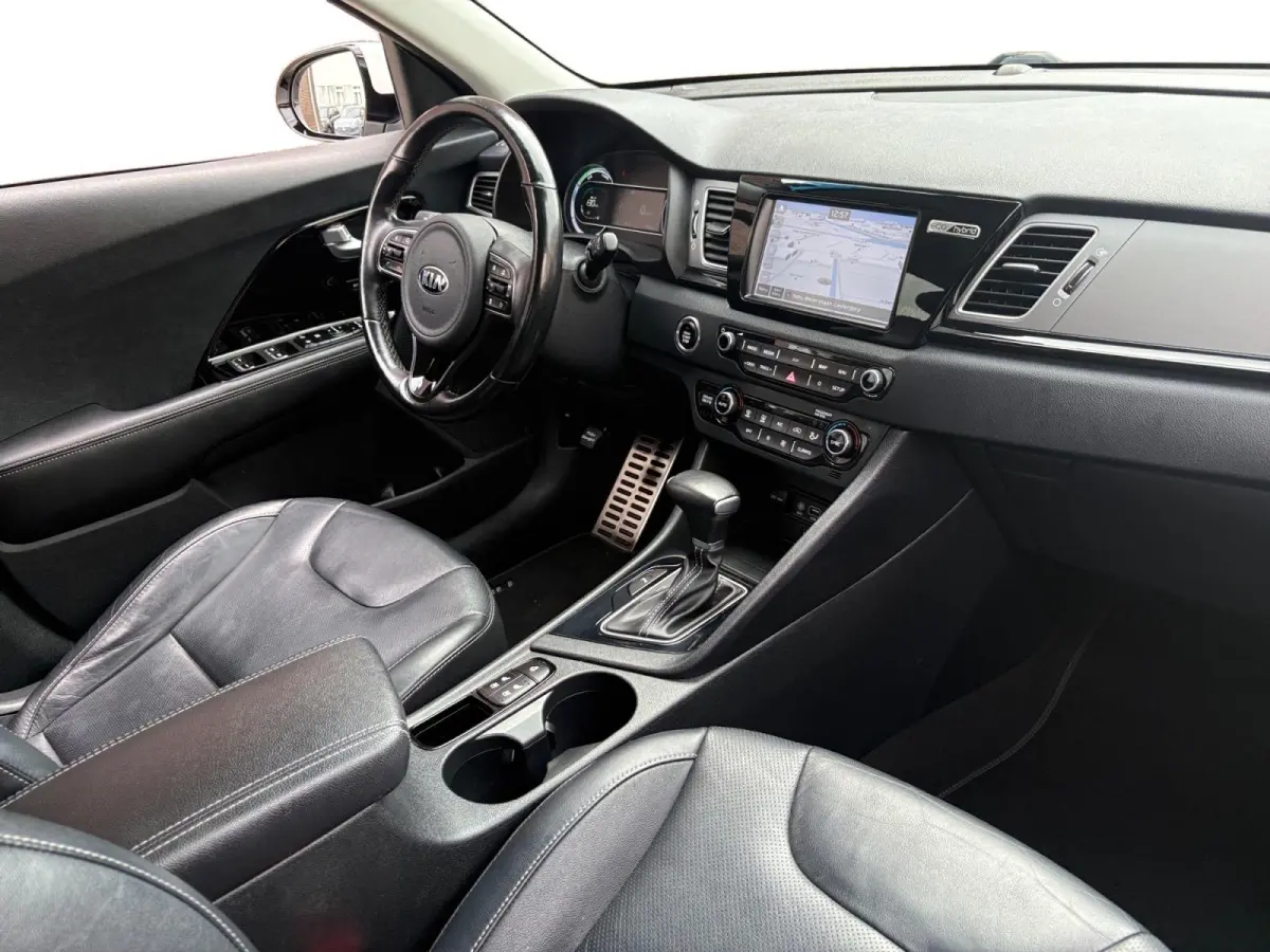 1.6 GDi Hybrid ExecutiveLine | Trekhaak | Stoel verwarming en koeling | Lederen bekleding | Navigatie | Dodehoek detectie | Apple Carplay / Android Auto | Verbruik 1 op 20!