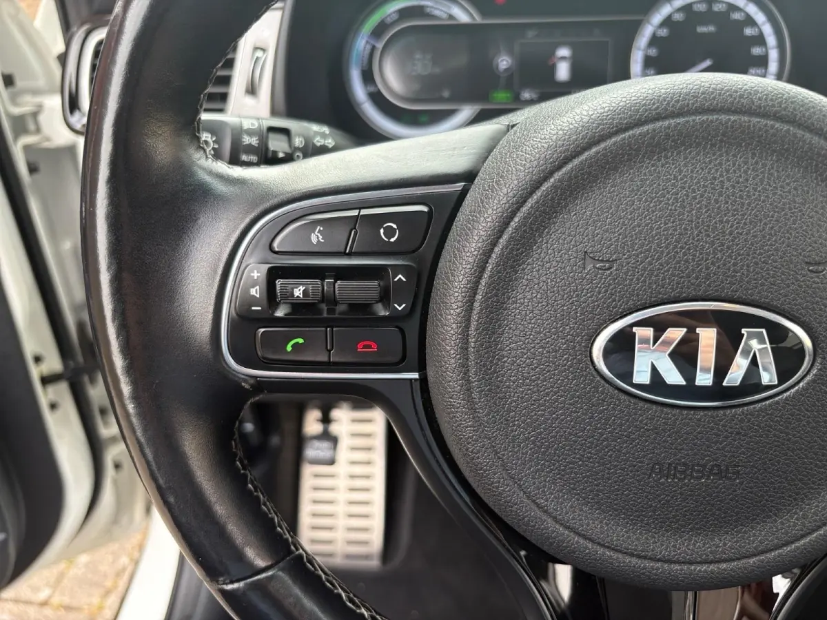 1.6 GDi Hybrid ExecutiveLine | Trekhaak | Stoel verwarming en koeling | Lederen bekleding | Navigatie | Dodehoek detectie | Apple Carplay / Android Auto | Verbruik 1 op 20!