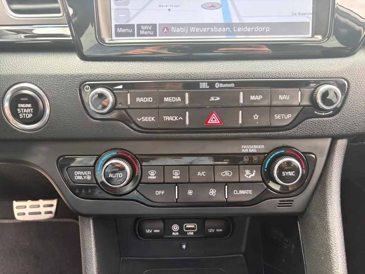 1.6 GDi Hybrid ExecutiveLine | Trekhaak | Stoel verwarming en koeling | Lederen bekleding | Navigatie | Dodehoek detectie | Apple Carplay / Android Auto | Verbruik 1 op 20!