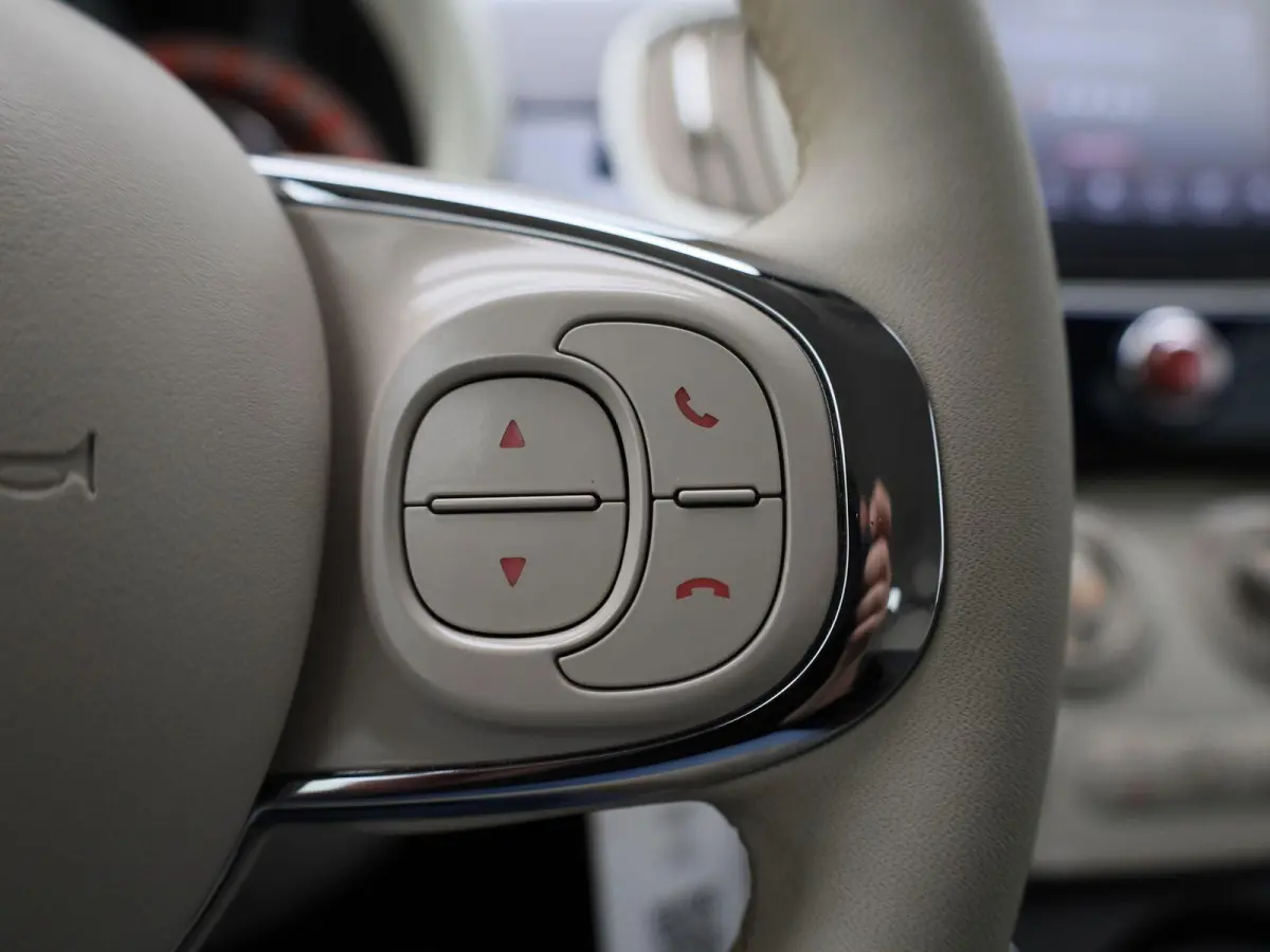 1.0 Hybrid Lounge | PARKEERSENSOREN | CRUISE CONTROL | NAVIGATIE | LMV | LED |
