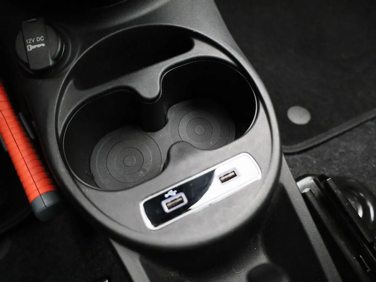 1.0 Hybrid Lounge | PARKEERSENSOREN | CRUISE CONTROL | NAVIGATIE | LMV | LED |