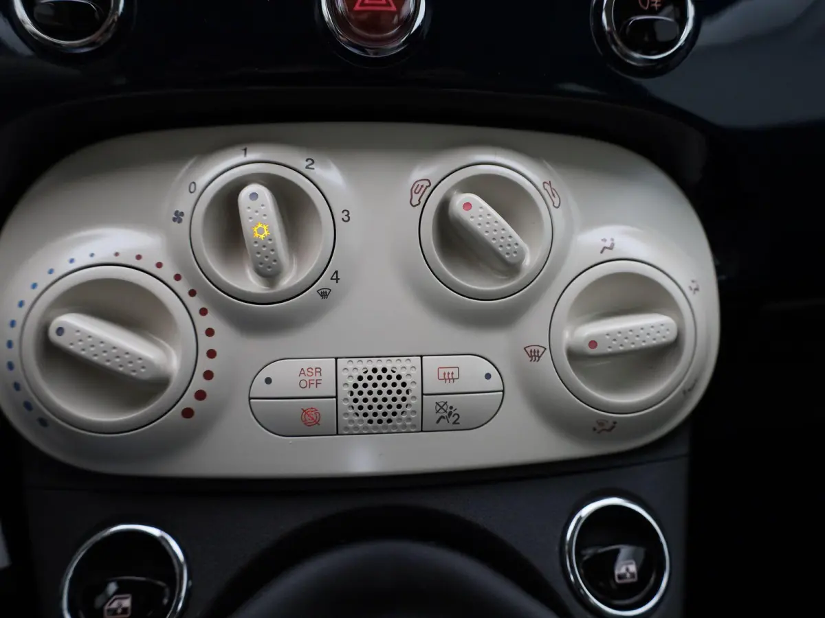 1.0 Hybrid Lounge | PARKEERSENSOREN | CRUISE CONTROL | NAVIGATIE | LMV | LED |