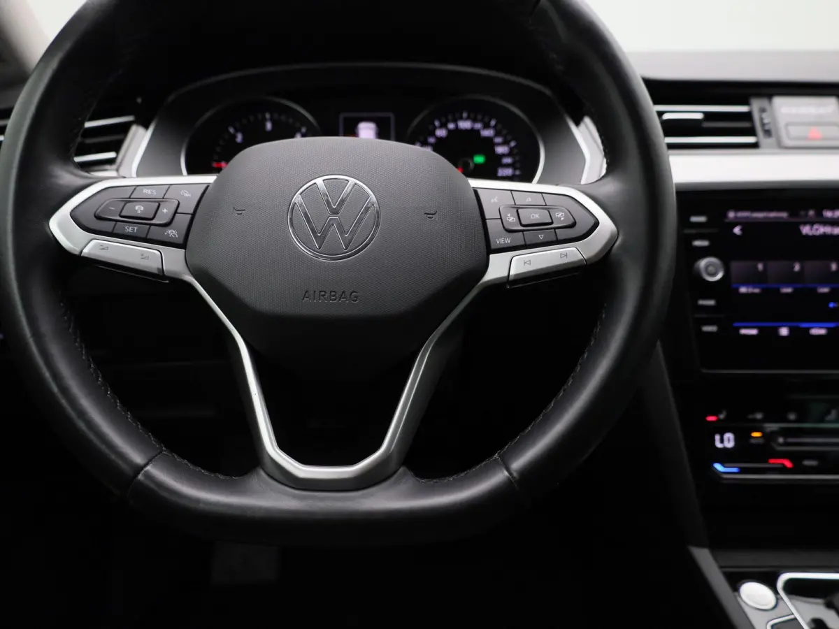 2.0 TDI Business | TREKHAAK | NAVIGATIE | STOELVERWARMING | CAMERA | KEYLESS | CLIMATE CONTROL | ADAPTIEF CRUISECONTROL | LMV |