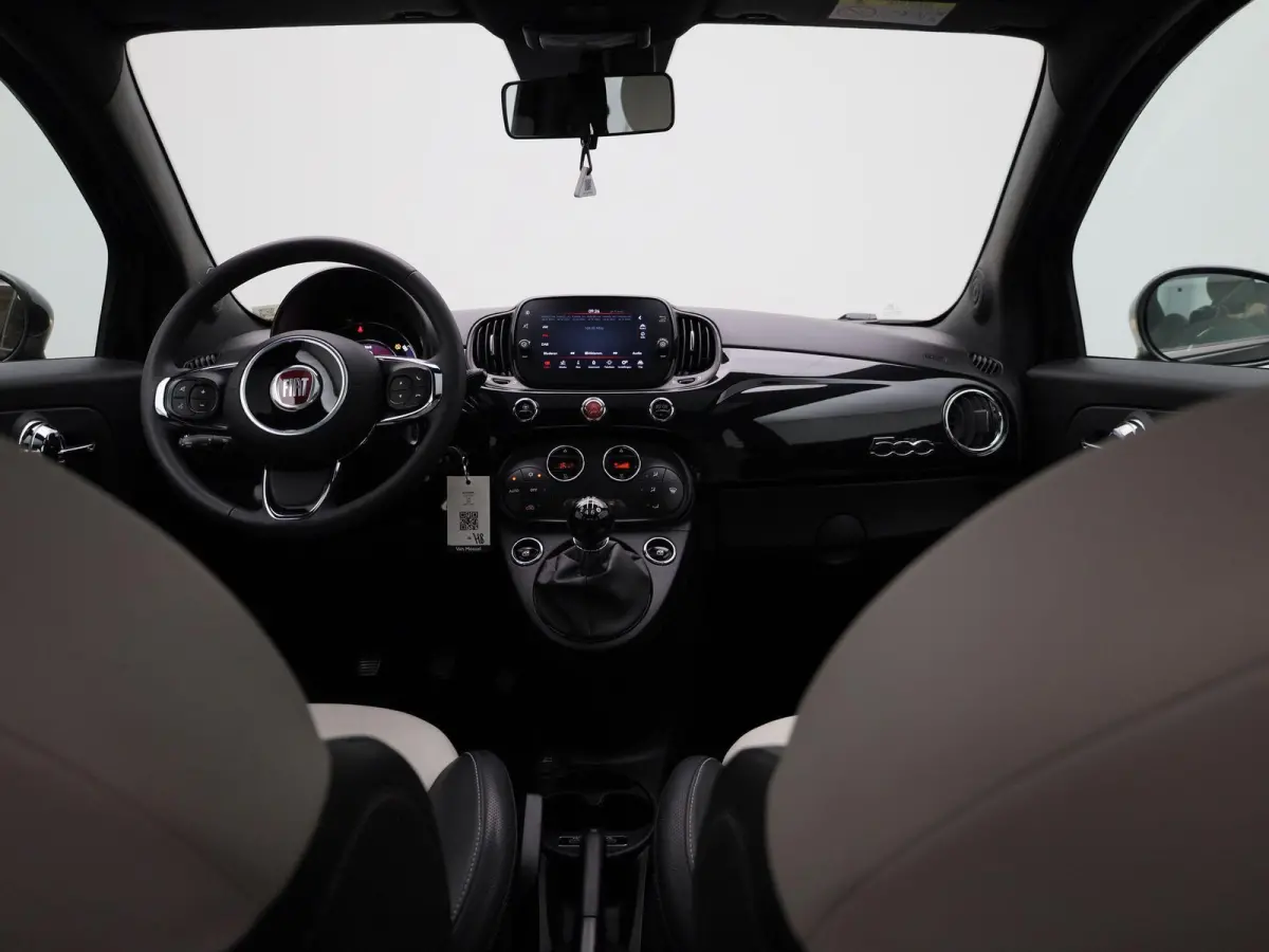 1.0 Hybrid Dolcevita | LEDER | CLIMATE CONTROL | NAVIGATIE | PANORAMADAK | LMV |