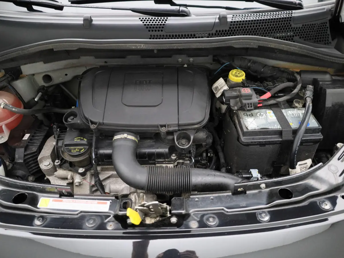 1.0 Hybrid Dolcevita | LEDER | CLIMATE CONTROL | NAVIGATIE | PANORAMADAK | LMV |