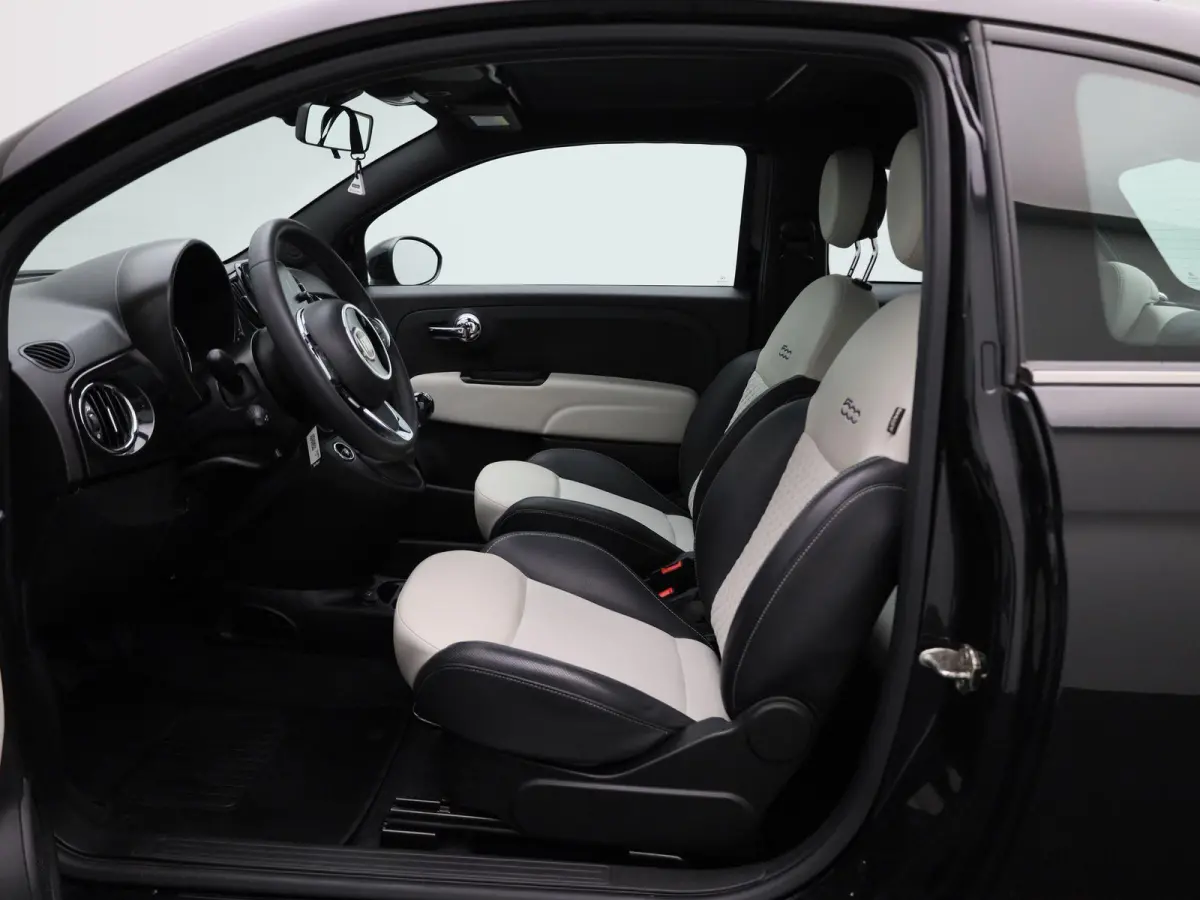 1.0 Hybrid Dolcevita | LEDER | CLIMATE CONTROL | NAVIGATIE | PANORAMADAK | LMV |