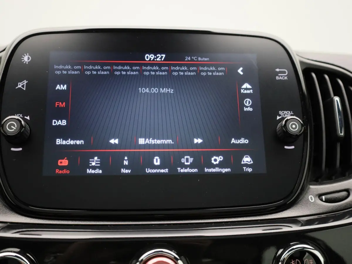 1.0 Hybrid Dolcevita | LEDER | CLIMATE CONTROL | NAVIGATIE | PANORAMADAK | LMV |