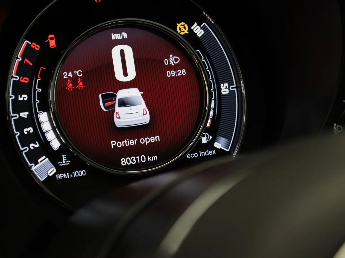 1.0 Hybrid Dolcevita | LEDER | CLIMATE CONTROL | NAVIGATIE | PANORAMADAK | LMV |