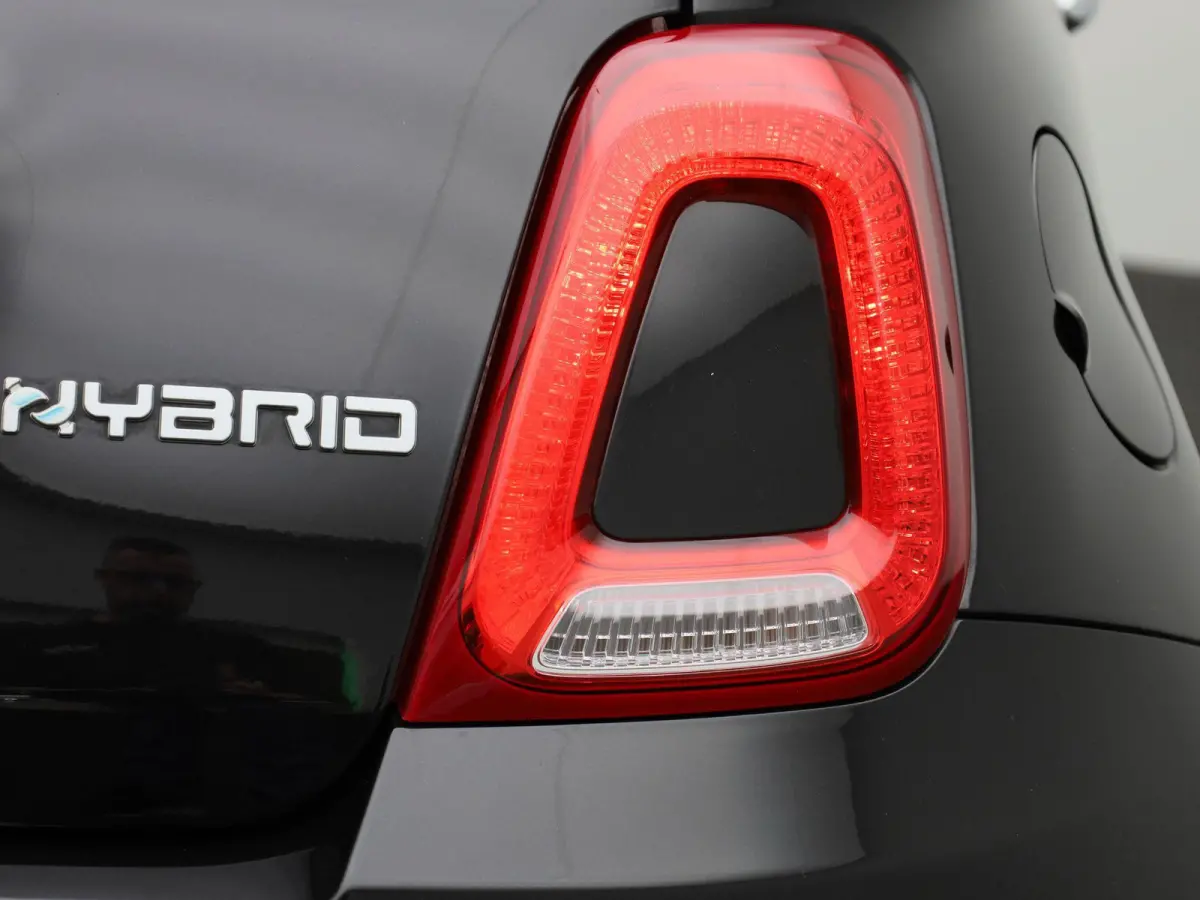 1.0 Hybrid Dolcevita | LEDER | CLIMATE CONTROL | NAVIGATIE | PANORAMADAK | LMV |