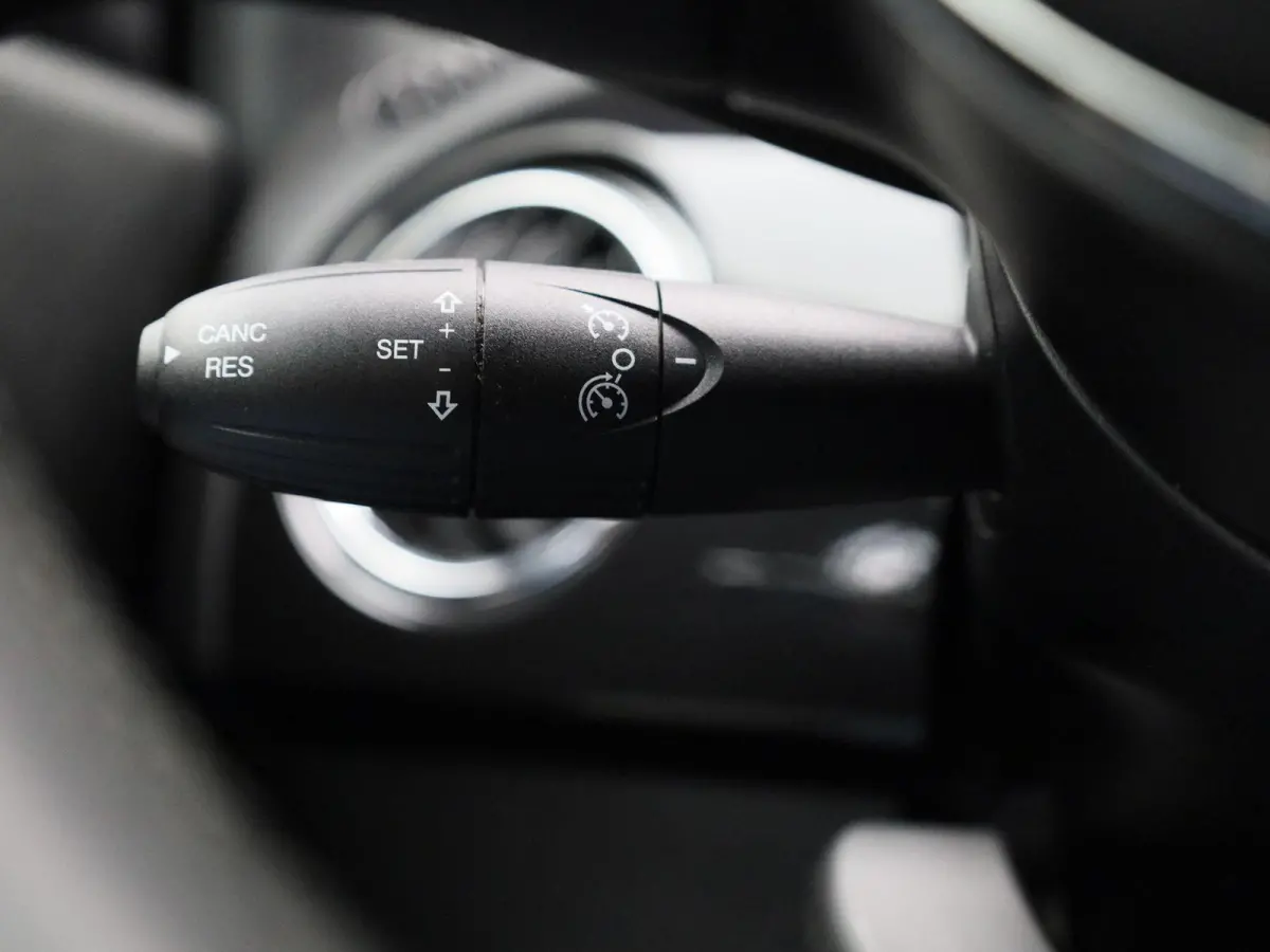 1.0 Hybrid Dolcevita | LEDER | CLIMATE CONTROL | NAVIGATIE | PANORAMADAK | LMV |