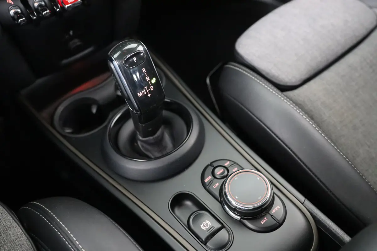 Mini 2.0 Cooper S | Apple Carplay/Android Auto|telefoonintegratie premium | Audio installatie | Cruise control