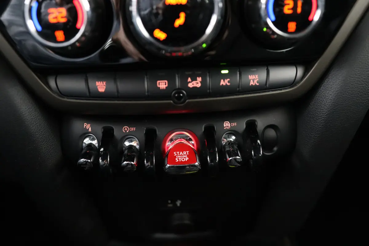 Mini 2.0 Cooper S | Apple Carplay/Android Auto|telefoonintegratie premium | Audio installatie | Cruise control