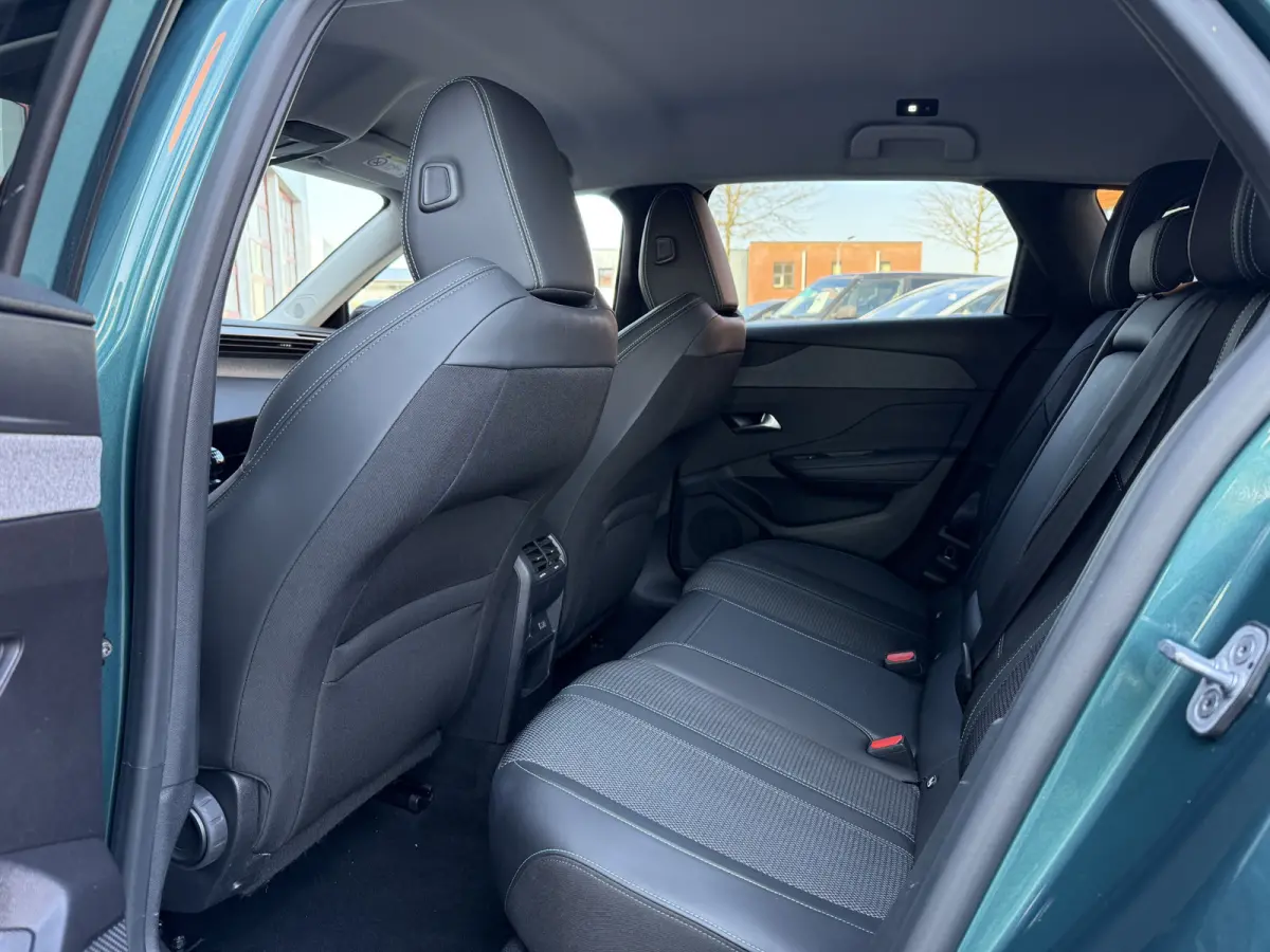 BWJ 2023 1.2 131 PK PureTech Allure TREKHAAK | FULL LED | HALF LEDER | KEYLESS | 360 CAMERA | CARPLAY + ANDROID | NAVI | CLIMA | CRUISE | LMV | PDC