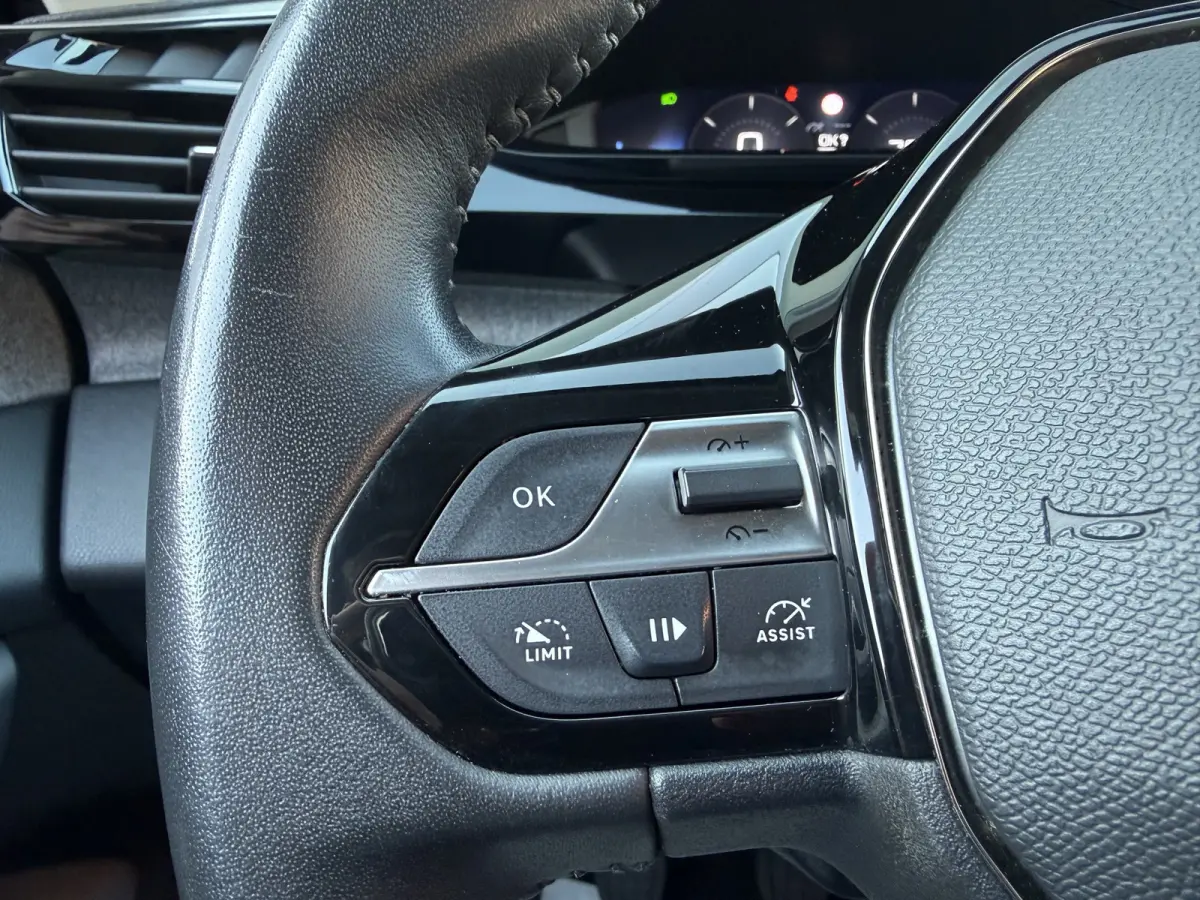 BWJ 2023 1.2 131 PK PureTech Allure TREKHAAK | FULL LED | HALF LEDER | KEYLESS | 360 CAMERA | CARPLAY + ANDROID | NAVI | CLIMA | CRUISE | LMV | PDC