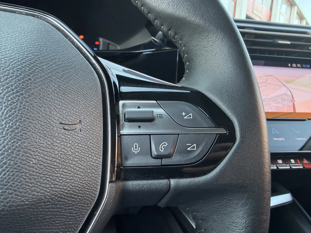 BWJ 2023 1.2 131 PK PureTech Allure TREKHAAK | FULL LED | HALF LEDER | KEYLESS | 360 CAMERA | CARPLAY + ANDROID | NAVI | CLIMA | CRUISE | LMV | PDC