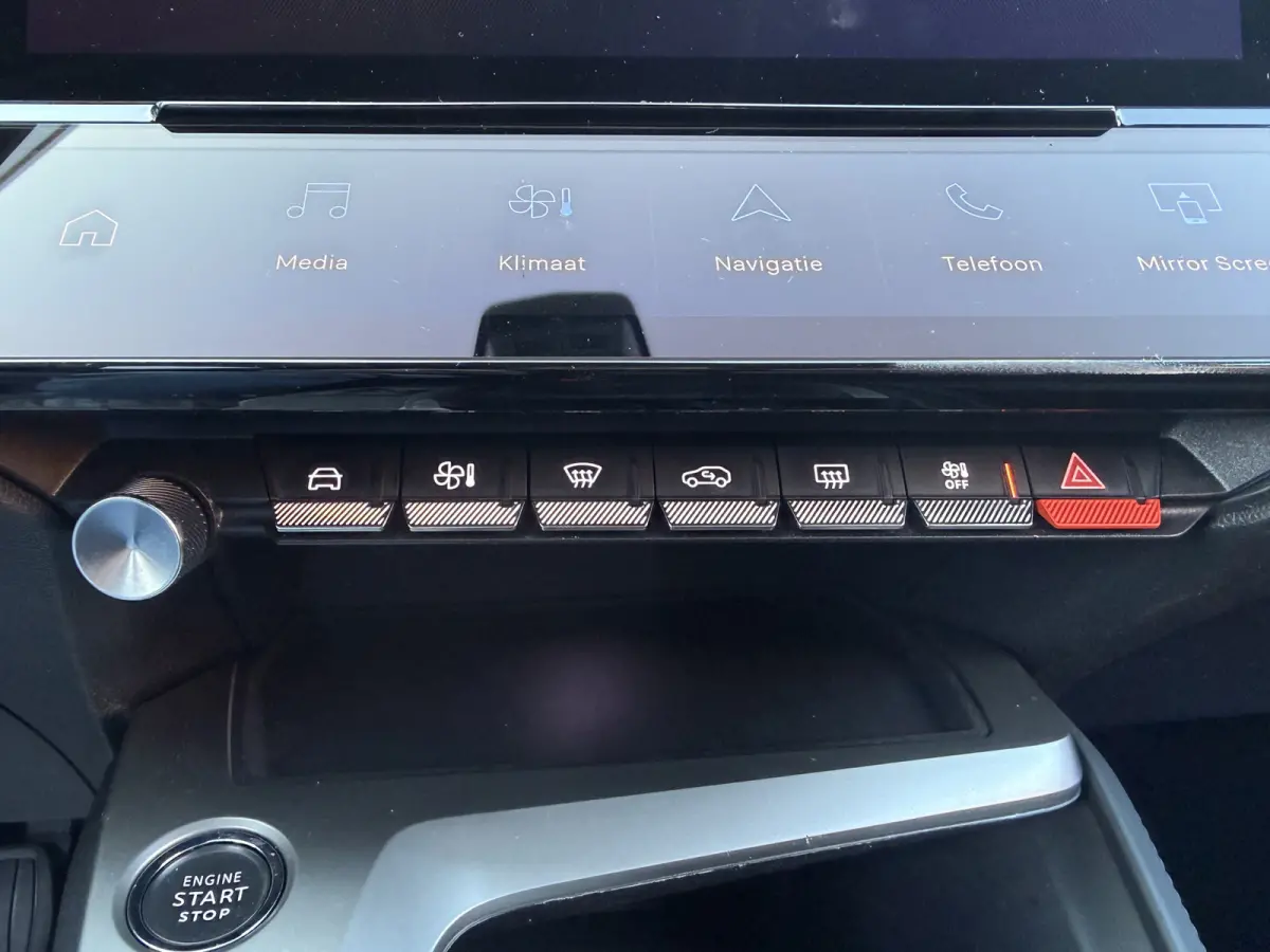 BWJ 2023 1.2 131 PK PureTech Allure TREKHAAK | FULL LED | HALF LEDER | KEYLESS | 360 CAMERA | CARPLAY + ANDROID | NAVI | CLIMA | CRUISE | LMV | PDC