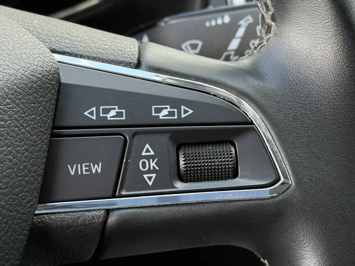 BWJ 2020 1.0 EcoTSI 116 PK Style Business Intense TREKHAAK | PANO | VIRTUAL COCKPIT | BEATS AUDIO | CARPLAY + ANDROID |  NAVI | CLIMA | CRUISE | BLUETOOTH | CAMERA | PDC | LMV | MULTIFUNCT. 