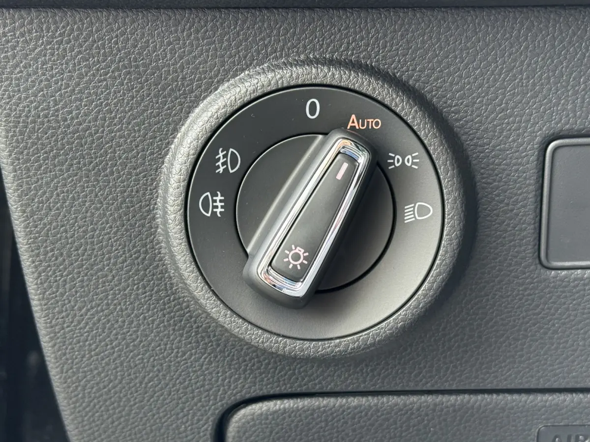 BWJ 2020 1.0 EcoTSI 116 PK Style Business Intense TREKHAAK | PANO | VIRTUAL COCKPIT | BEATS AUDIO | CARPLAY + ANDROID |  NAVI | CLIMA | CRUISE | BLUETOOTH | CAMERA | PDC | LMV | MULTIFUNCT. 