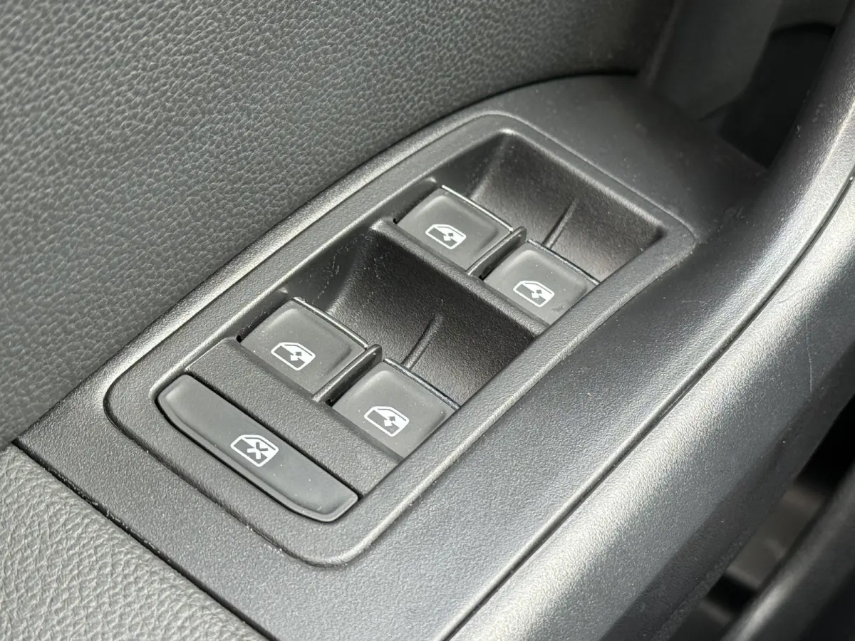 BWJ 2020 1.0 EcoTSI 116 PK Style Business Intense TREKHAAK | PANO | VIRTUAL COCKPIT | BEATS AUDIO | CARPLAY + ANDROID |  NAVI | CLIMA | CRUISE | BLUETOOTH | CAMERA | PDC | LMV | MULTIFUNCT. 