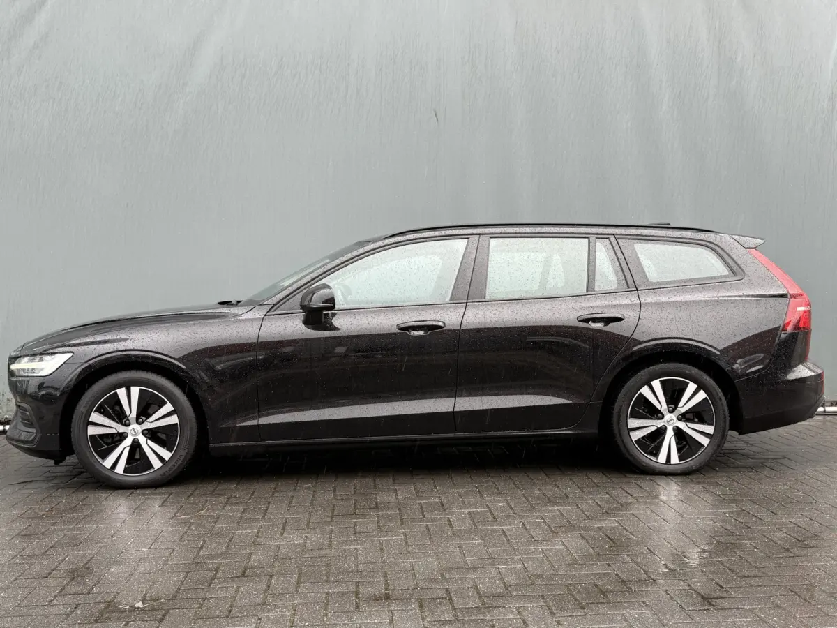 BWJ 2021 2.0 B4 200 PK Momentum Advantage AUTOMAAT | NAVI | CLIMA | CRUISE | CARPLAY & ANDROID | LANE ASSIST | DAB | PDC | LMV