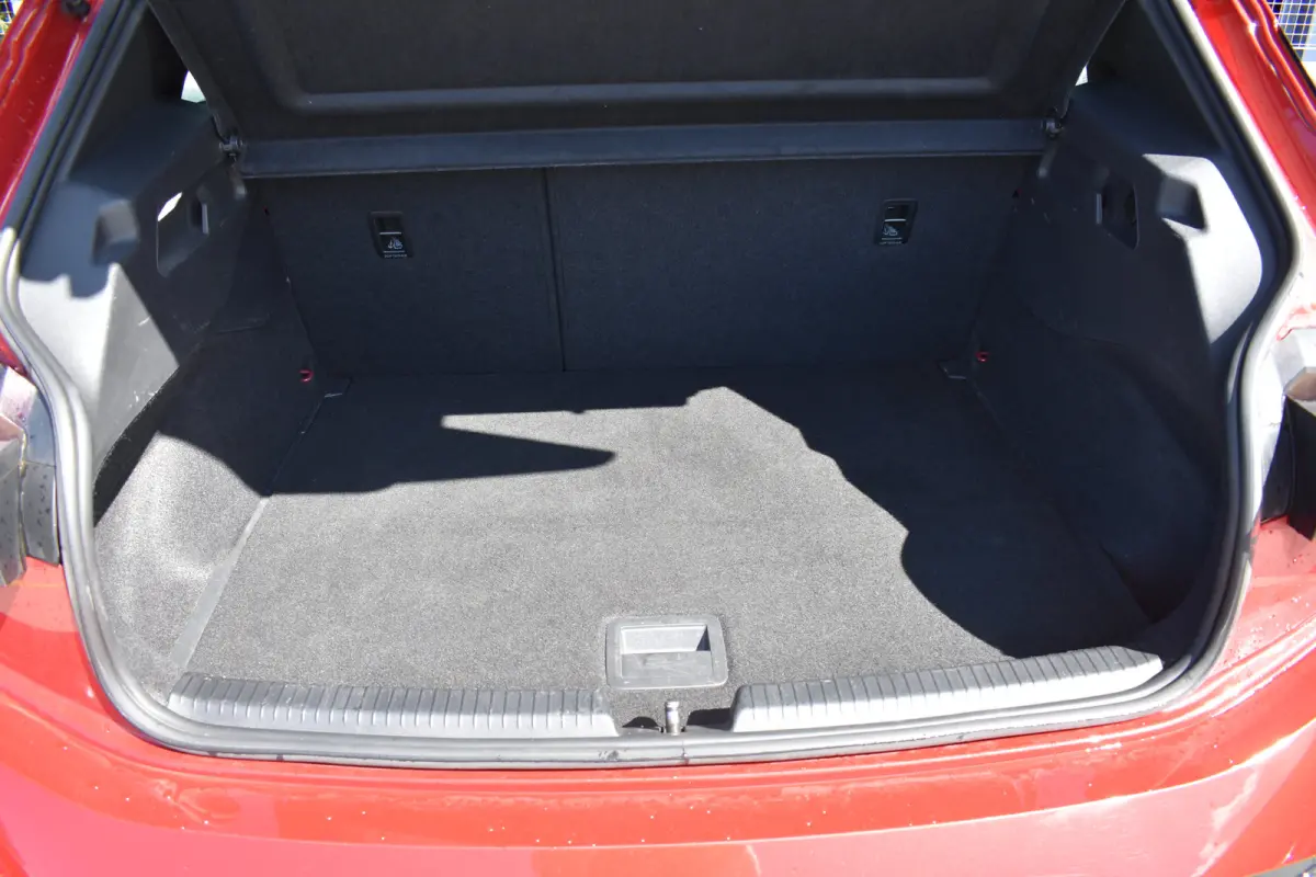 62kWh Impulse 204PK | Warmtepomp | BeatsAudio | Cargo pakket | Verwarmbaar stuurwiel