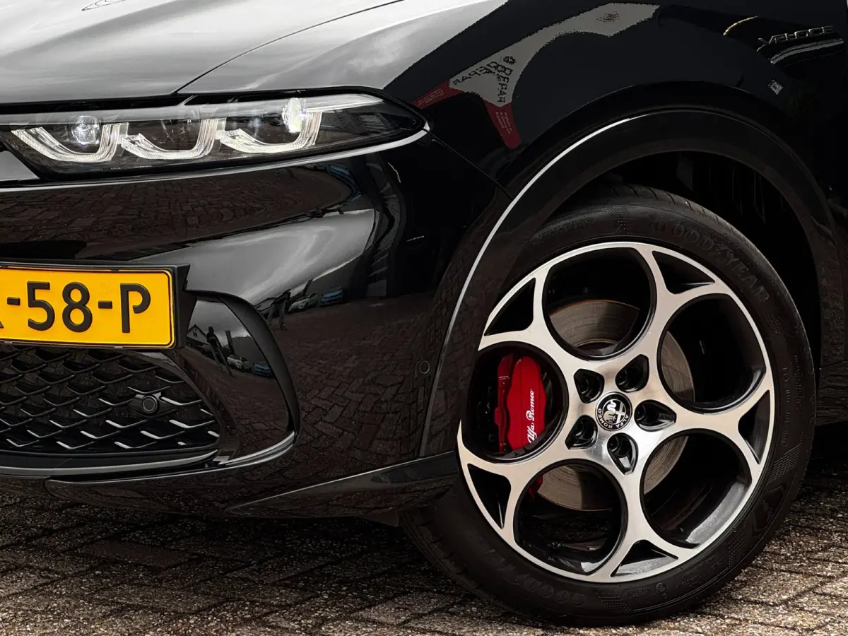 1.5T Hybrid Veloce | Leder + Memory | Alfa dealer onderhouden | Harman/Kardon | 360 Camera | Winter Pack