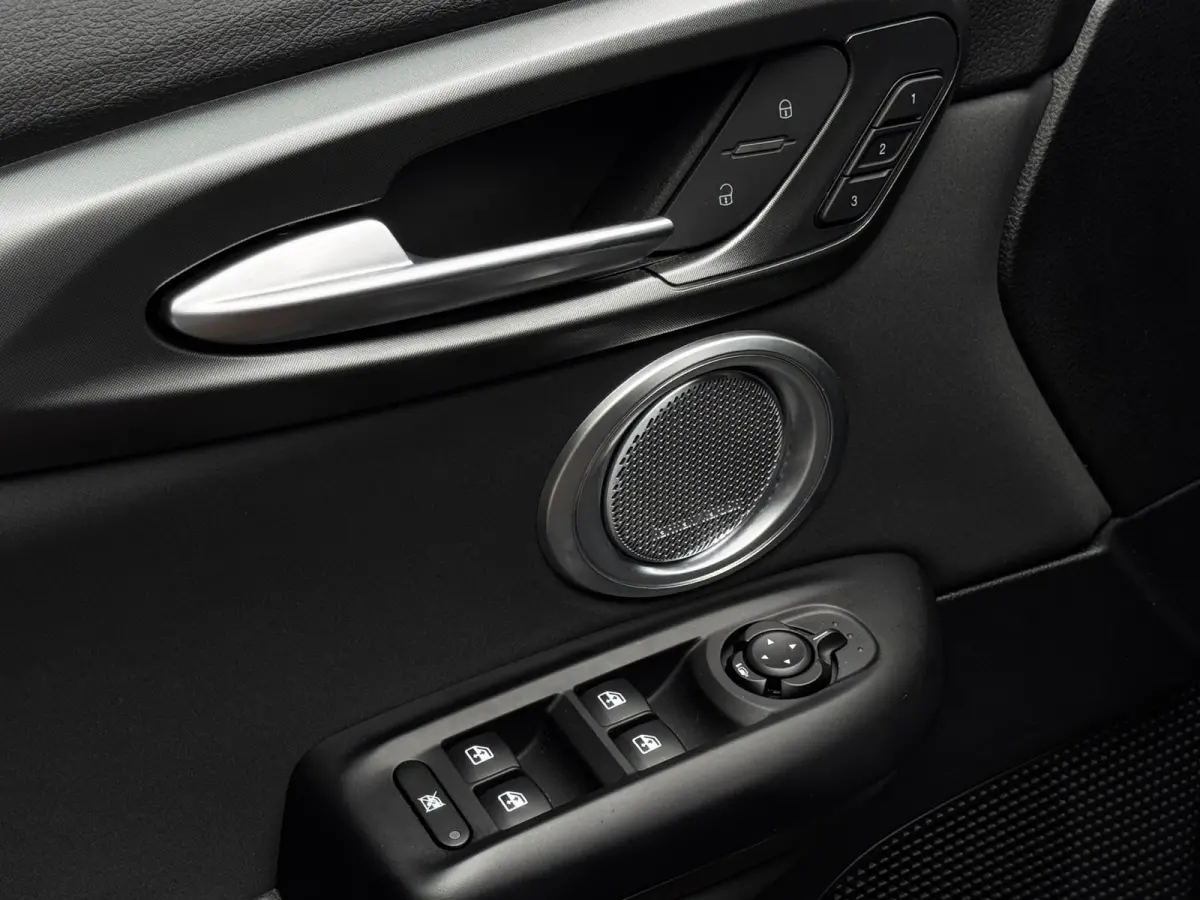 1.5T Hybrid Veloce | Leder + Memory | Alfa dealer onderhouden | Harman/Kardon | 360 Camera | Winter Pack