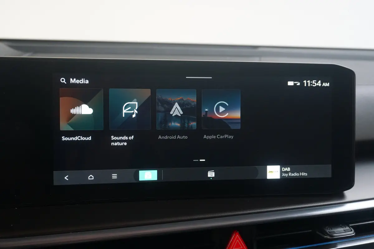 1.6 T-GDi Plug-in Hybrid 4WD ExecutiveLine 7-Persoons | 100% SoH | Trekhaak Afneembaar | Full Options | | Achterbank verwarmd | Achteruitrijcamera | Audio installatie premium