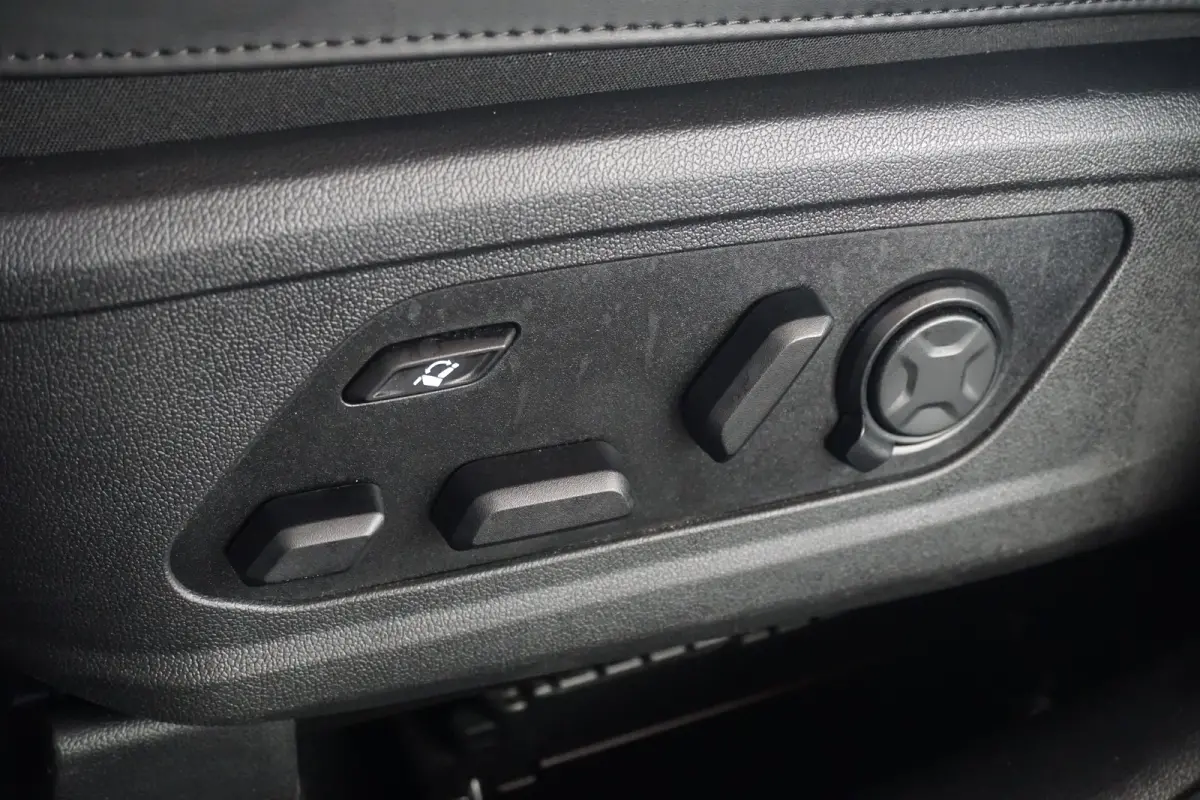 1.6 T-GDi Plug-in Hybrid 4WD ExecutiveLine 7-Persoons | 100% SoH | Trekhaak Afneembaar | Full Options | | Achterbank verwarmd | Achteruitrijcamera | Audio installatie premium