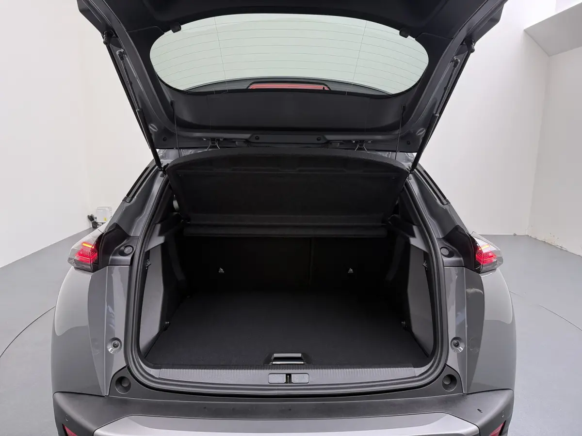 Allure | Active Safety Brake met camera en radar (automatisch noodremsysteem) met Distance Alert (waarschuwing dreigende aanrijding) | Advanced Active Safety Brake met camera en radar | Clim