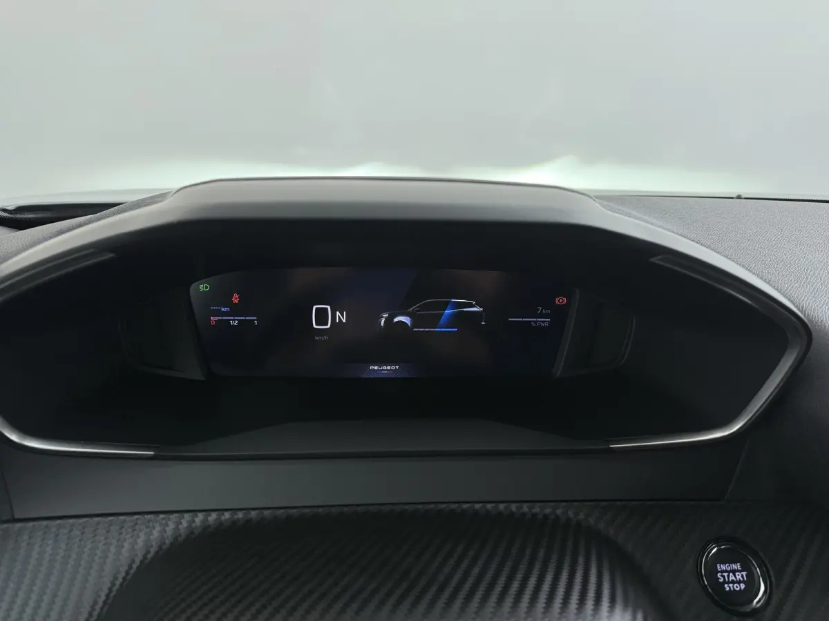 Allure | Active Safety Brake met camera en radar (automatisch noodremsysteem) met Distance Alert (waarschuwing dreigende aanrijding) | Advanced Active Safety Brake met camera en radar | Clim