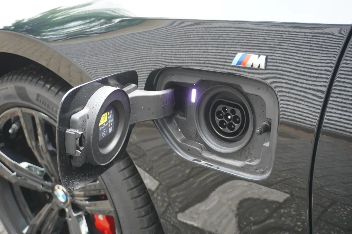 330e M Sportpakket Pro | Harman/Kardon Surround Sound systeem | Adaptieve LED-koplamp